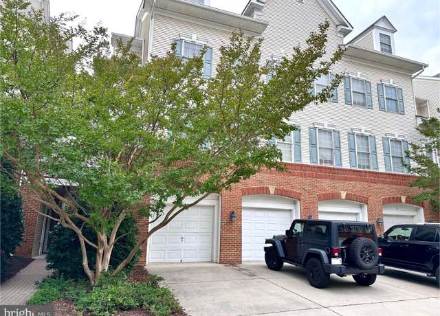 Property at 8980 Harrover Pl Unit 80B, Lorton, VA 22079, 3 beds, 2.5 baths