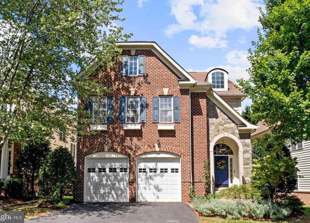Property at 9210 Sycamore Crest Dr, Fairfax, VA 22031, 4 beds, 3.5 baths