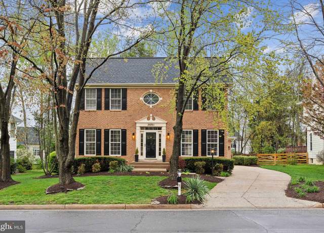 Property at 20701 Parkside Cir, Sterling, VA 20165, 4 beds, 2.5 baths