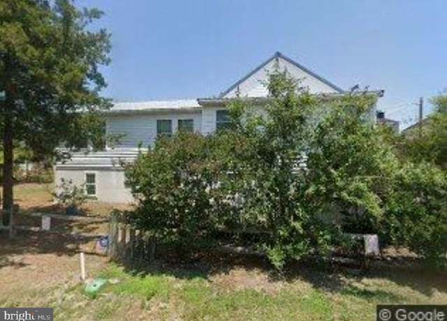 Property at 304 S Bay Shore Dr, Milton, DE 19968, 3 beds, 2.5 baths