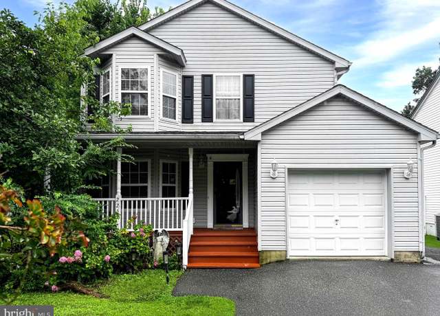 Property at 225 Cadle Ave, Edgewater, MD 21037, 3 beds, 2.5 baths