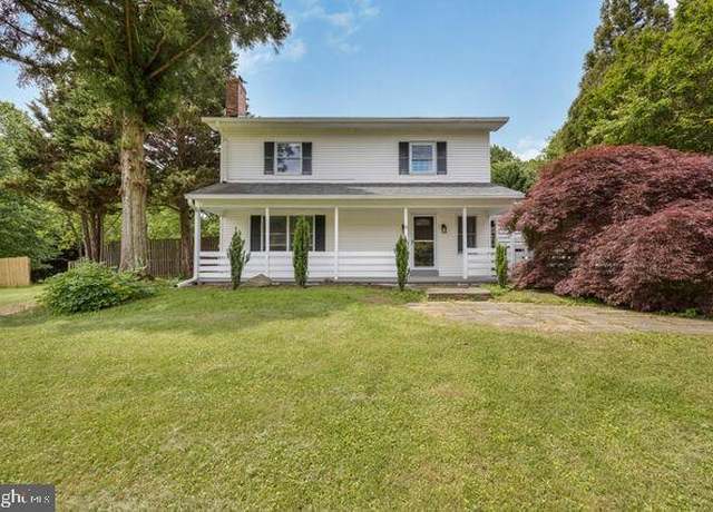 Property at 6 Hilton Ct, Gaithersburg, MD 20882, 3 beds, 2.5 baths
