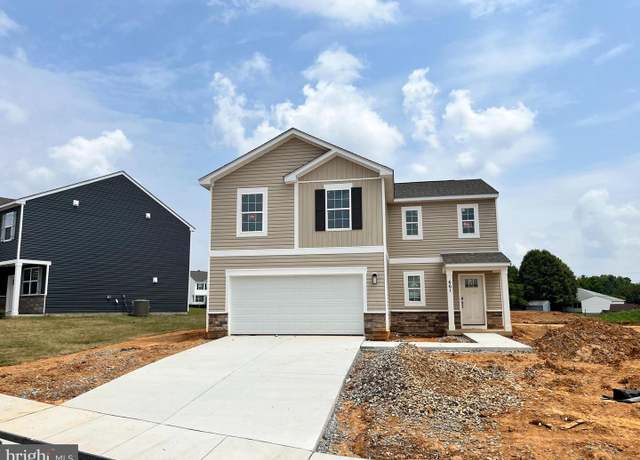 Property at 661 Armstrong Ave, Hagerstown, MD 21740, 4 beds, 2.5 baths