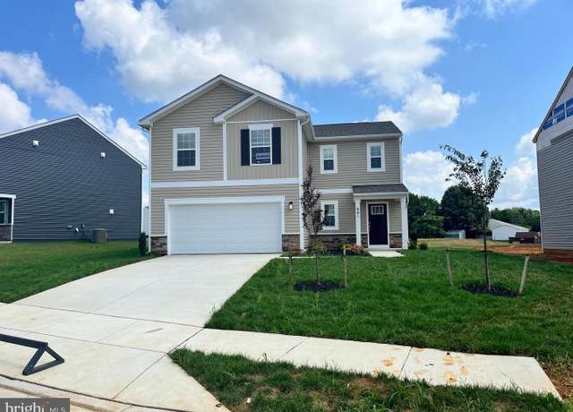Property at 661 Armstrong Ave, Hagerstown, MD 21740, 4 beds, 2.5 baths