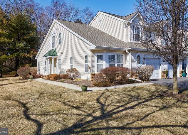 Property at 26 Kingston Blvd, Hamilton, NJ 08690, 2 beds, 2.5 baths
