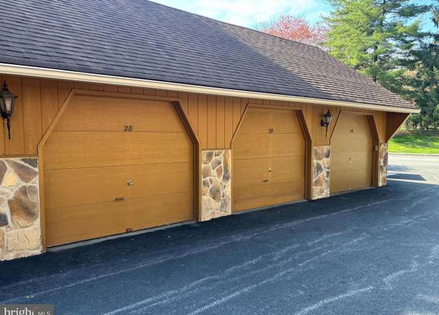 Property at 28 Valley Stream Ln, Chesterbrook, PA 19087