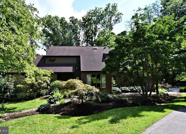 Property at 920 Shippen Ln, West Chester, PA 19382, 5 beds, 3.5 baths