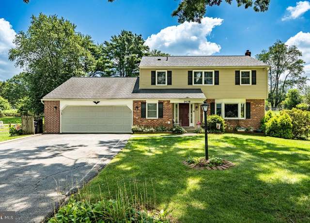 Property at 1438 Grand Oak Ln, West Chester, PA 19380, 4 beds, 3.5 baths