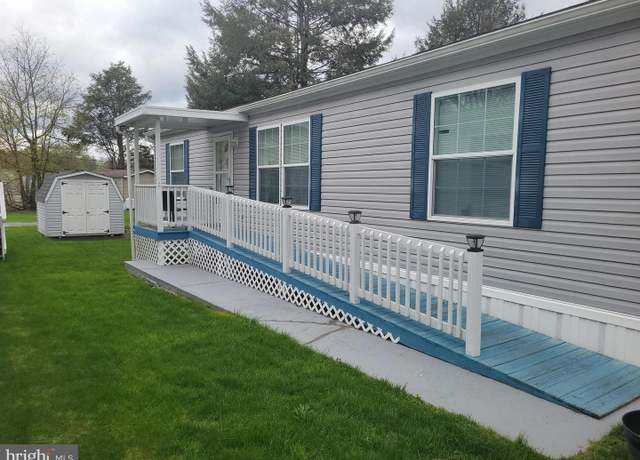 Property at 134 Madge Dr, Lancaster, PA 17603, 3 beds, 2 baths