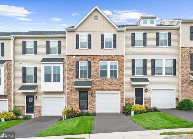 Property at 7521 Clayton Ave, Coopersburg, PA 18036, 3 beds, 3 baths