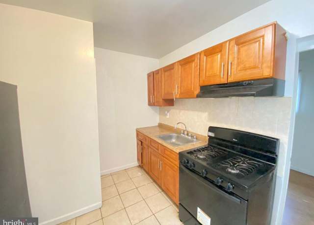 Property at 5537 Poplar St, Philadelphia, PA 19131, 3 beds, 1 bath