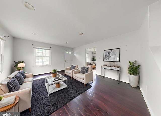 Property at 2822 Lorcom Ln, Arlington, VA 22207, 3 beds, 3 baths