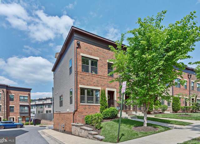 Property at 5701 11th St N #7, Arlington, VA 22205, 3 beds, 3.5 baths