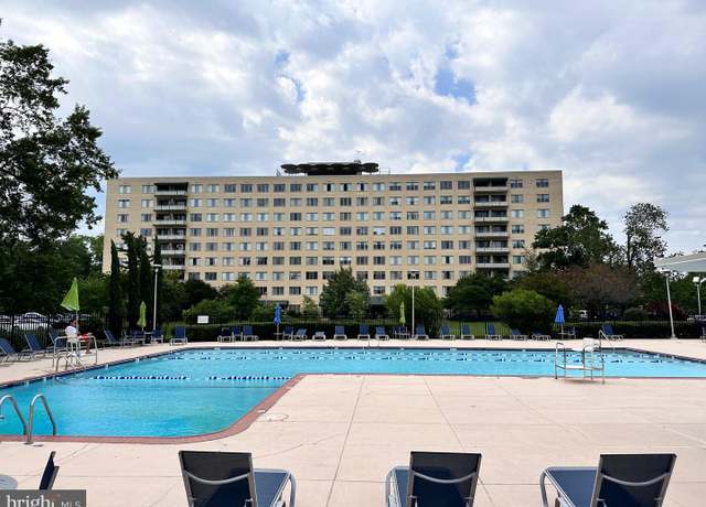 Property at 6621 Wakefield Dr #403, Alexandria, VA 22307, 3 beds, 2 baths