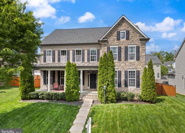Property at 2196 Port Potomac Ave, Woodbridge, VA 22191, 4 beds, 3.5 baths