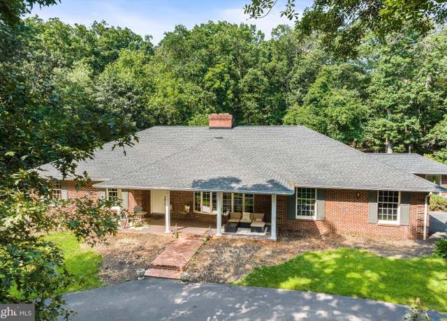 Property at 5983 Labs Run Ln, Penn Laird, VA 22846, 4 beds, 3.5 baths