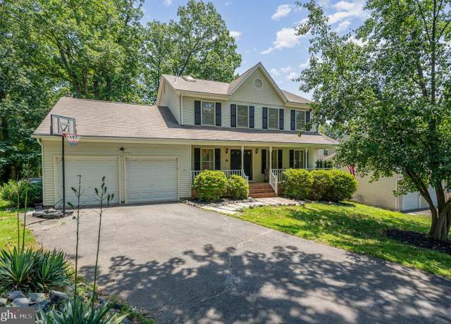 Property at 1031 Harbour Dr, Stafford, VA 22554, 4 beds, 2.5 baths