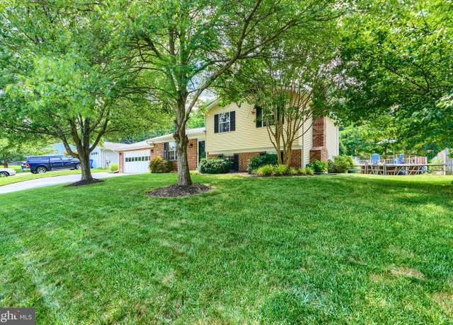 Property at 3414 Williamsburg Dr, Waldorf, MD 20601, 4 beds, 2 baths