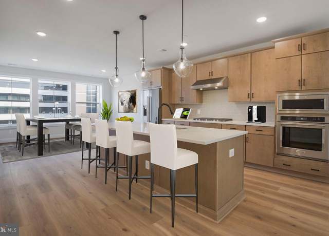 Property at 6020 Montrose Rd, North Bethesda, MD 20852, 3 beds, 2.5 baths