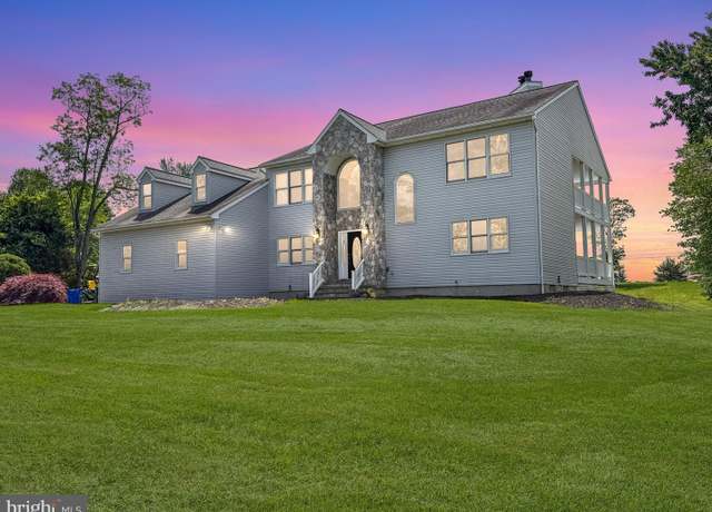 Property at 6 Marc Ln, Wrightstown, NJ 08562, 5 beds, 3.5 baths
