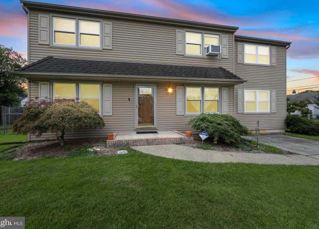 Property at 93 Wellington Pl, Burlington, NJ 08016, 4 beds, 4.5 baths
