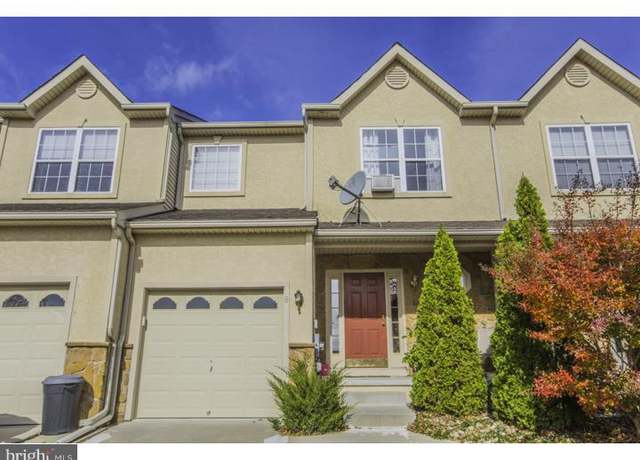 Property at 8 Bryce Rd, Berlin, NJ 08009, 2 beds, 3 baths