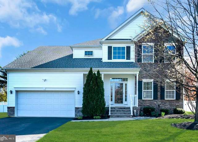 Property at 24 Dogwood Ln, Hamilton, NJ 08690, 4 beds, 2.5 baths