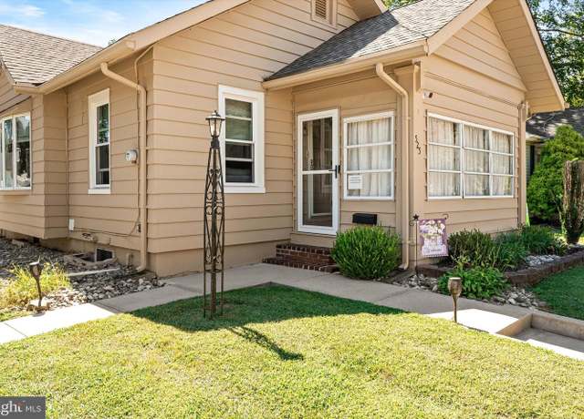 Property at 525 Lafayette Ave, Hamilton, NJ 08610, 2 beds, 1.5 baths