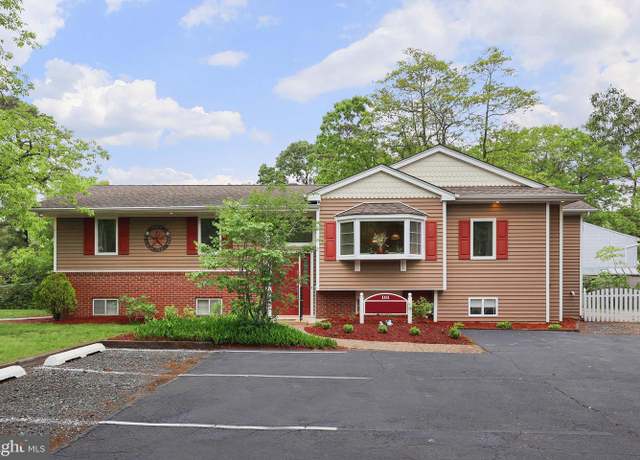 Property at 101 Chelsea Ave, Pine Beach, NJ 08741, 4 beds, 3 baths