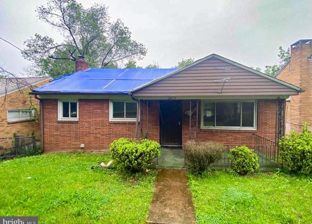 Property at 1959 Robinson Blvd, Pittsburgh, PA 15221, 3 beds, 1.5 baths