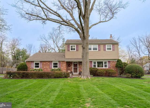 Property at 48 Hickory Ln, Chalfont, PA 18914, 4 beds, 2.5 baths