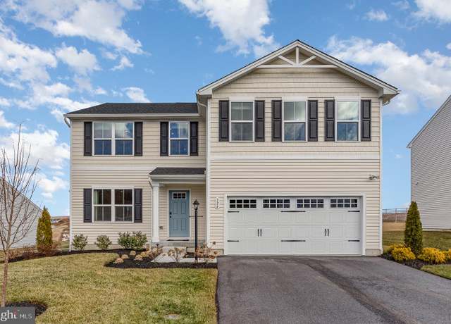 Property at 326 Creekside Dr, New Providence, PA 17560, 4 beds, 2.5 baths