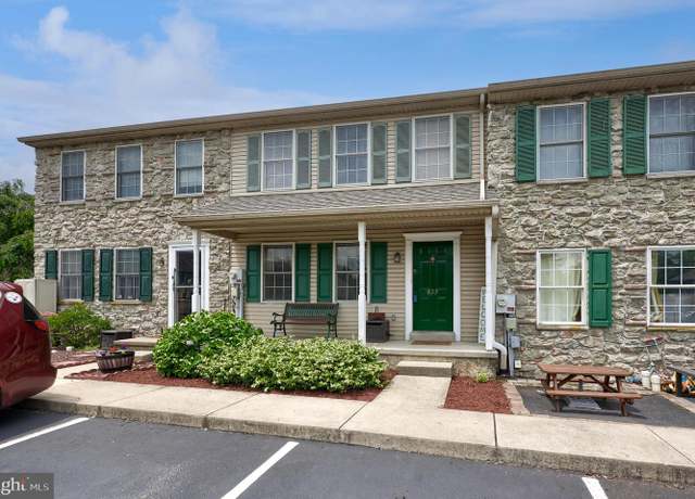 Property at 813 Knoll Dr, Mount Joy, PA 17552, 3 beds, 1.5 baths