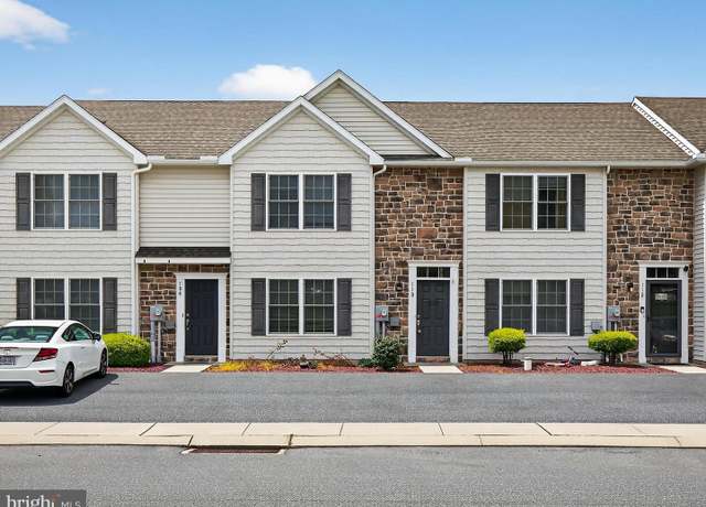 Property at 110 Redstone Dr, Denver, PA 17517, 3 beds, 2.5 baths