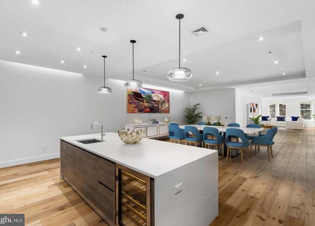 Property at 725 Chestnut St #2, Philadelphia, PA 19106, 3 beds, 3.5 baths