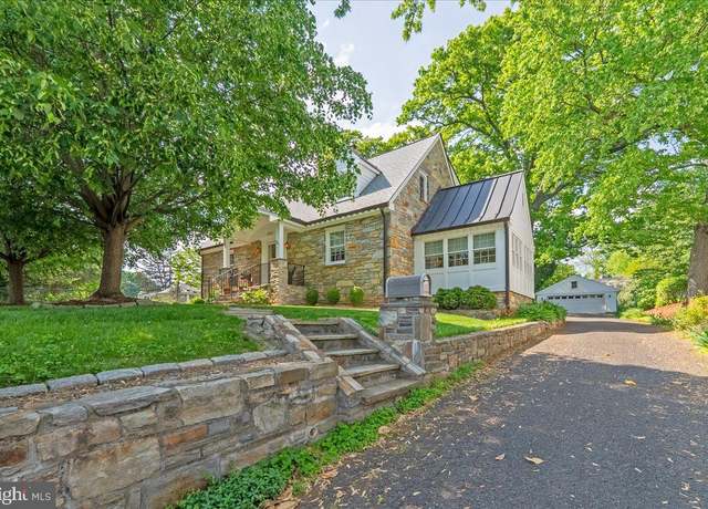 Property at 6223 Langston Blvd, Arlington, VA 22205, 3 beds, 2 baths