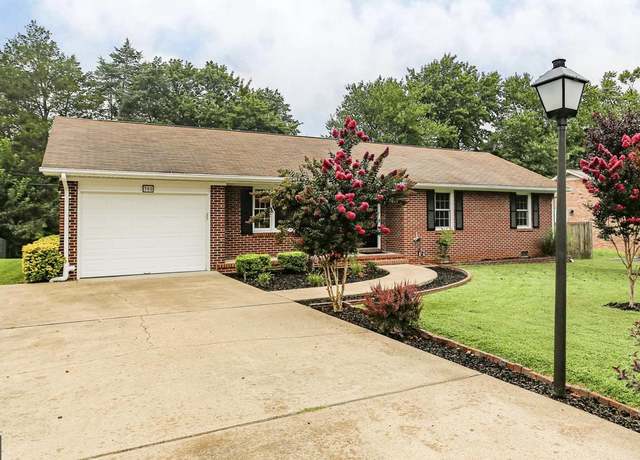 Property at 305 Sycamore Dr, Fredericksburg, VA 22408, 3 beds, 2 baths