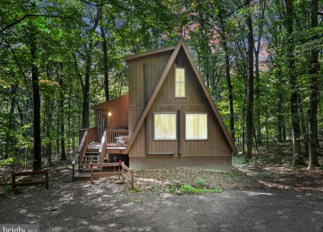 Property at 13 Mountainside Dr, Berkeley Springs, WV 25411, 3 beds, 2 baths
