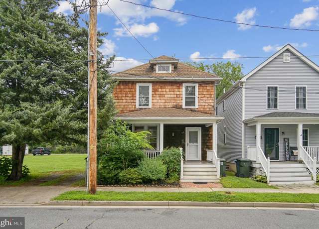 Property at 114 S Hanson St, Easton, MD 21601, 3 beds, 1.5 baths