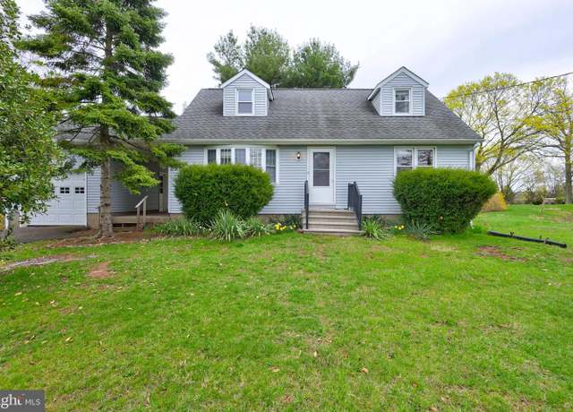 Property at 34 Burd Rd, Pennington, NJ 08534, 5 beds, 2 baths