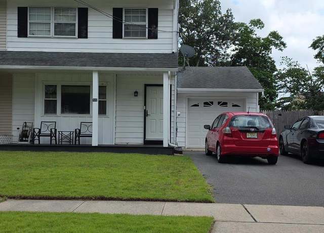 Property at 722 Maple St, Lakehurst, NJ 08733, 3 beds, 1.5 baths