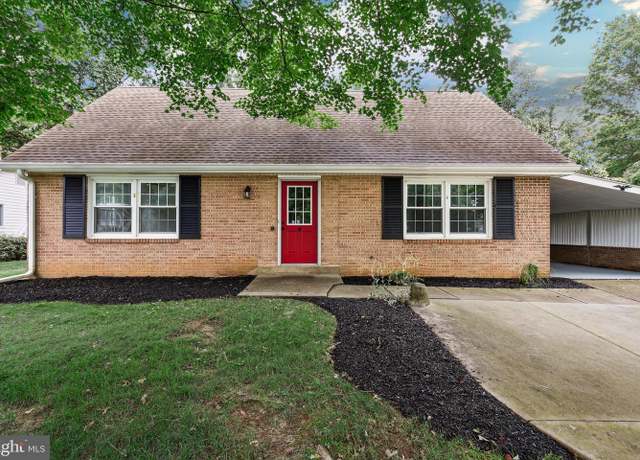 Property at 708 S Broad St, Mechanicsburg, PA 17055, 4 beds, 2 baths