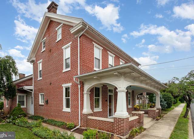 Property at 407 E Derry Rd, Hershey, PA 17033, 3 beds, 1 bath
