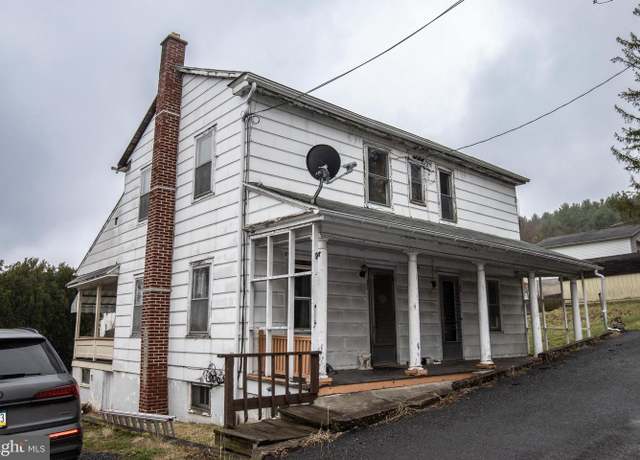 Property at 33-35 N Berry St, Coal Township, PA 17866, 4 beds, 1 bath