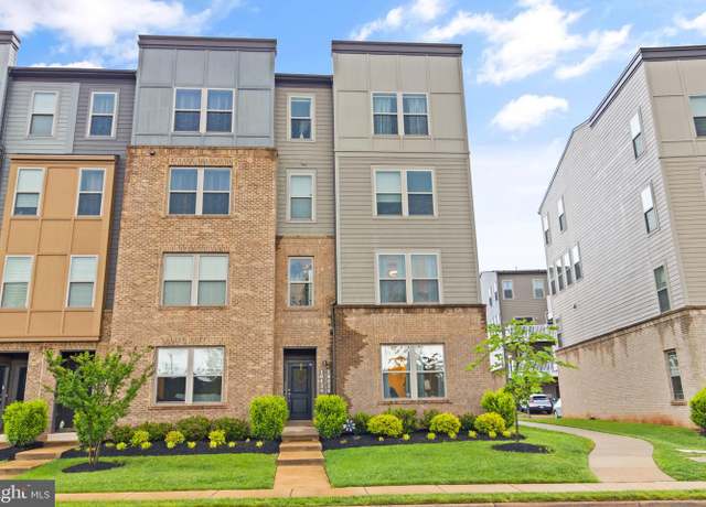 Property at 10424 Ratcliffe Trl, Manassas, VA 20110, 2 beds, 2.5 baths