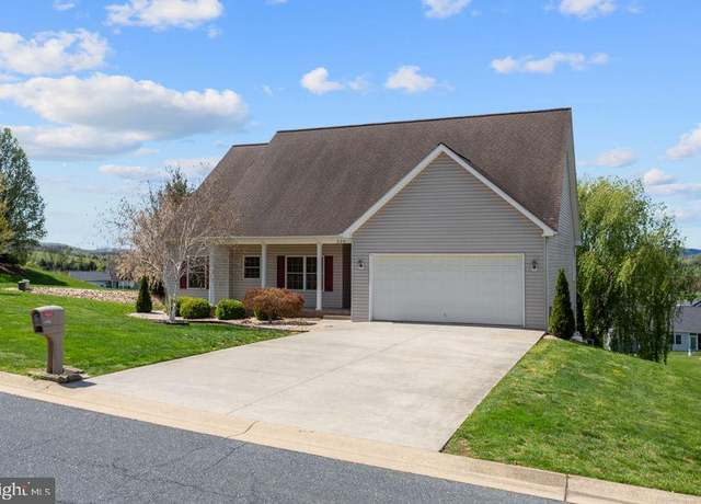 Property at 320 Rayann Ln, Broadway, VA 22815, 4 beds, 3 baths