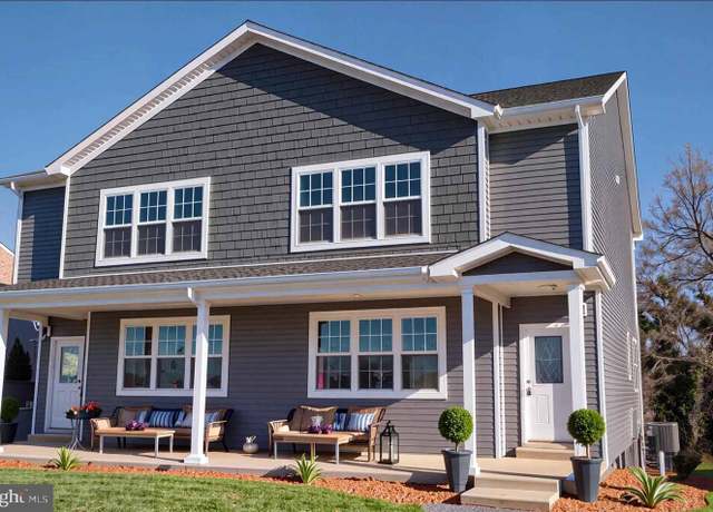 Property at 126 Strasburg Rd W, Front Royal, VA 22630, 3 beds, 2.5 baths