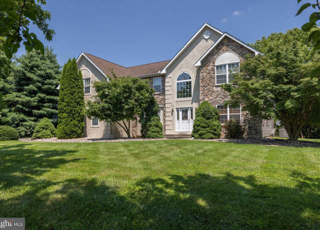 Property at 1 Meadow Dr, Middletown, DE 19709, 4 beds, 2.5 baths