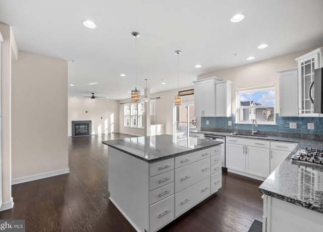 Property at 803 Holden Rd, Frederick, MD 21701, 5 beds, 3.5 baths
