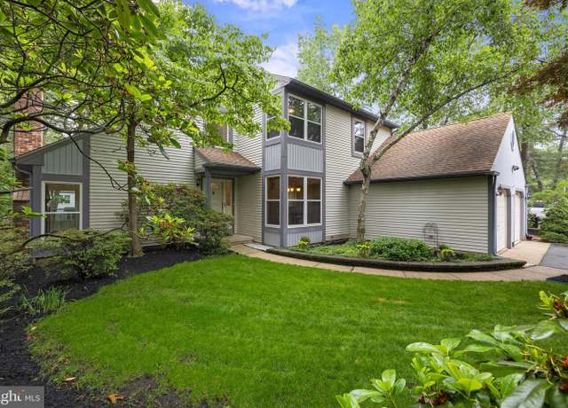 Property at 12 Kings Croft Ln, Voorhees, NJ 08043, 4 beds, 2.5 baths